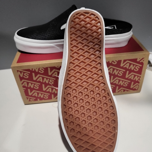 Leather  black and white Vans slip on - Picture 4 of 7